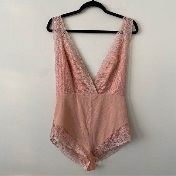 Nwt-Free People 'Sinking Ships' Metallic Trim Bodysuit - Picture 4 of 10